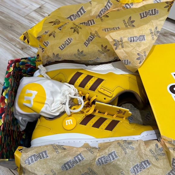 Forum 84 sneaker in this adidas Forum Low M& Ms. - Picture 9 of 9